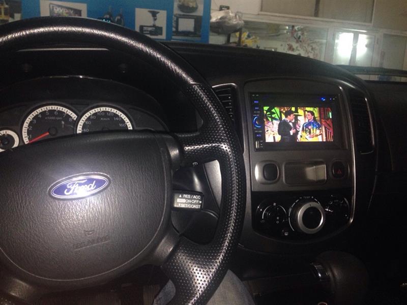 màn hình DVD cho xe ford escape